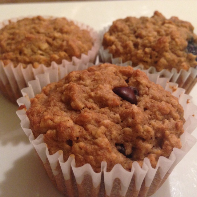 Applesauce Oatmeal Muffins with Dark Chocolate Chips
